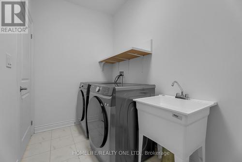 47 Autumn Drive, Wasaga Beach, ON - Indoor Photo Showing Laundry Room