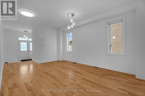 47 Autumn Drive, Wasaga Beach, ON - Indoor Photo Showing Other Room