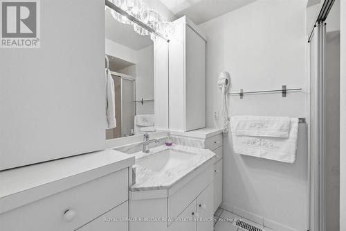 311 Glen Afton Drive, Burlington, ON - Indoor Photo Showing Bathroom