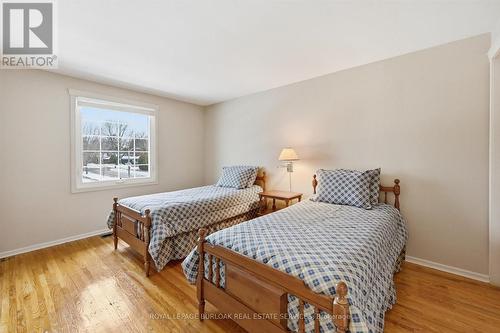 311 Glen Afton Drive, Burlington, ON - Indoor Photo Showing Bedroom
