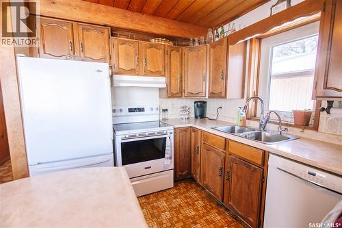 Mccoy Acreage, Dufferin Rm No. 190, SK - Indoor Photo Showing Kitchen With Double Sink