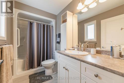 3PC Ensuite - 11 Hollier Drive, Tillsonburg, ON - Indoor Photo Showing Bathroom