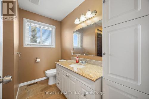 895203 Oxford 3, Blandford-Blenheim, ON - Indoor Photo Showing Bathroom