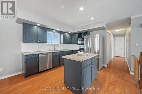895203 Oxford 3, Blandford-Blenheim, ON - Indoor Photo Showing Kitchen With Upgraded Kitchen