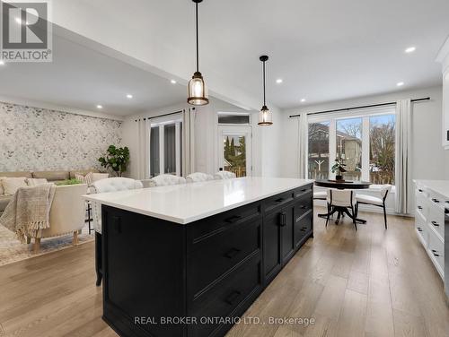 11 - 68 Cedar Street, Brant, ON - Indoor Photo Showing Kitchen With Upgraded Kitchen