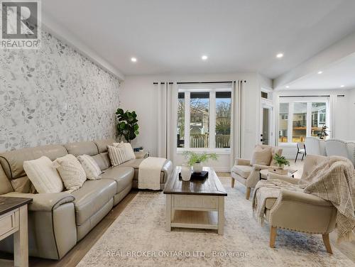 11 - 68 Cedar Street, Brant, ON - Indoor Photo Showing Living Room