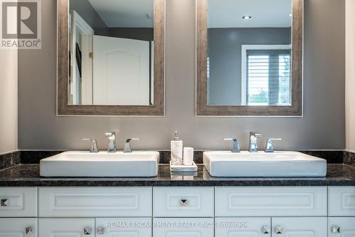 7 Volterra Court, Hamilton, ON - Indoor Photo Showing Bathroom