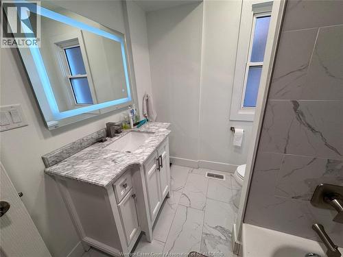 1527 Pierre, Windsor, ON - Indoor Photo Showing Bathroom