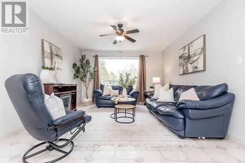 3 51St Street, Wasaga Beach, ON - Indoor Photo Showing Living Room