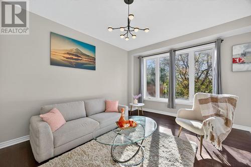 62 Kirby Avenue, Collingwood, ON - Indoor Photo Showing Living Room