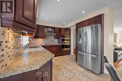 17 Andrika Court, Mississauga, ON - Indoor Photo Showing Kitchen With Stainless Steel Kitchen With Double Sink