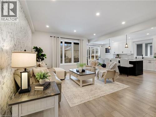 68 Cedar Street Unit# 11, Paris, ON - Indoor Photo Showing Living Room