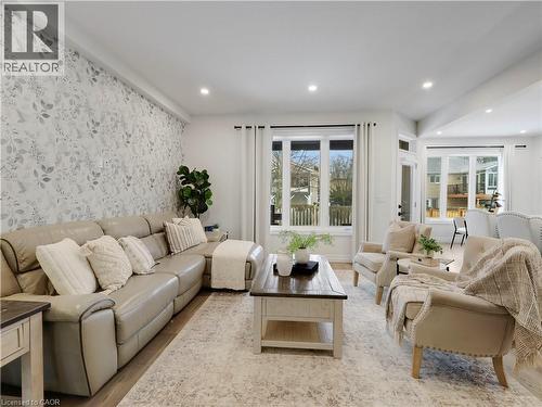 68 Cedar Street Unit# 11, Paris, ON - Indoor Photo Showing Living Room