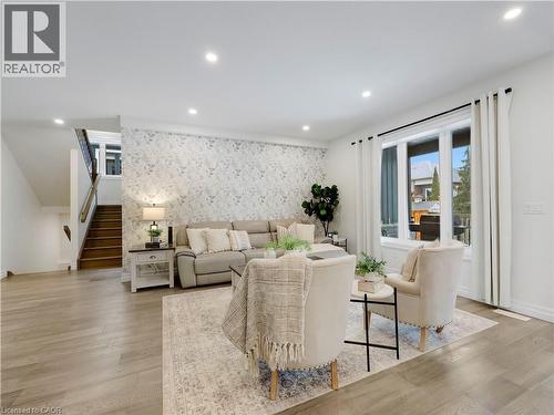 68 Cedar Street Unit# 11, Paris, ON - Indoor Photo Showing Living Room