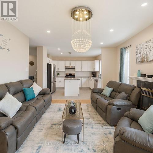 1165 Klondike Road, Ottawa, ON - Indoor Photo Showing Living Room