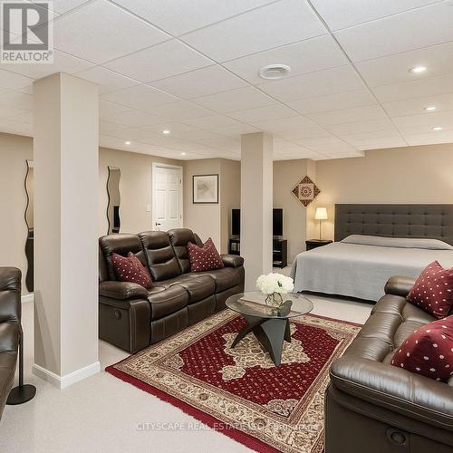 1165 Klondike Road, Ottawa, ON - Indoor Photo Showing Living Room