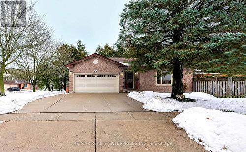 328 Burnett Avenue, Cambridge, ON - Outdoor