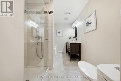 328 Burnett Avenue, Cambridge, ON - Indoor Photo Showing Bathroom