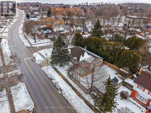 328 Burnett Avenue, Cambridge, ON - Outdoor