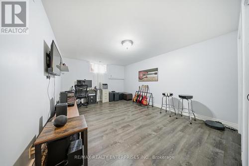 328 Burnett Avenue, Cambridge, ON - Indoor Photo Showing Laundry Room