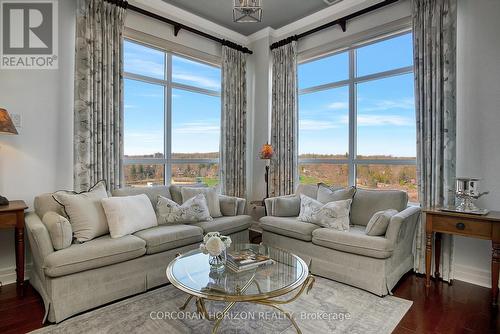 Uph4 - 170 Water Street N, Cambridge, ON - Indoor Photo Showing Living Room