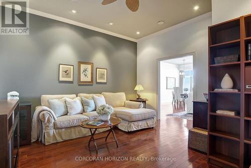 Uph4 - 170 Water Street N, Cambridge, ON - Indoor Photo Showing Living Room