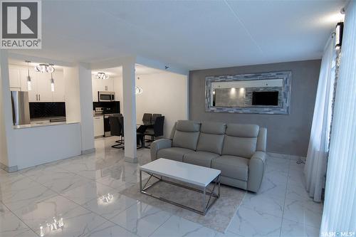 221 4045 Rae Street, Regina, SK - Indoor Photo Showing Living Room