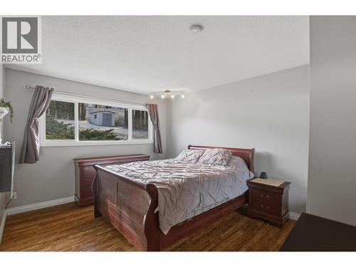 299 Gordonhorn Crescent, Kamloops, BC - Indoor Photo Showing Bedroom