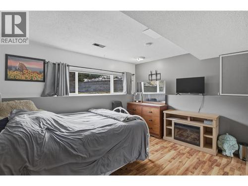 299 Gordonhorn Crescent, Kamloops, BC - Indoor Photo Showing Bedroom