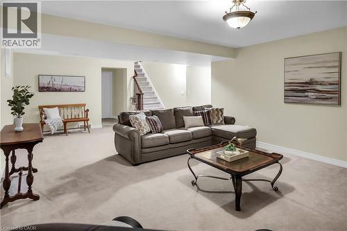 8 Muscat Drive Unit# 4, Grimsby, ON - Indoor Photo Showing Living Room