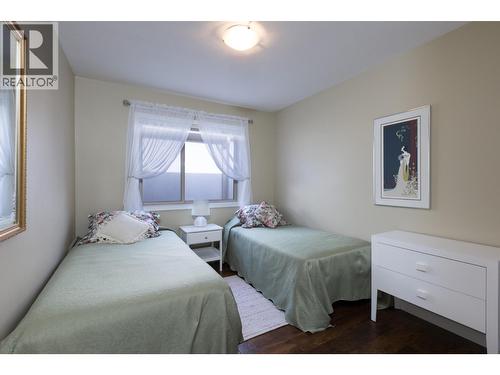 Guest BDRM - 2330 Butt Road Unit# 449, West Kelowna, BC - Indoor Photo Showing Bedroom