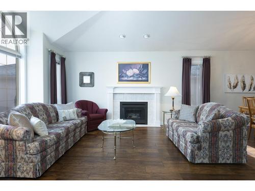 Living Room. - 2330 Butt Road Unit# 449, West Kelowna, BC - Indoor Photo Showing Living Room With Fireplace
