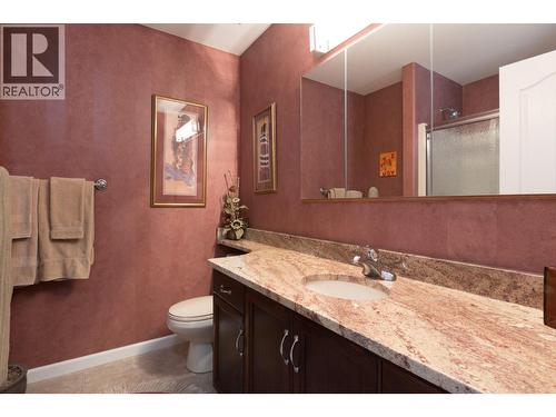 Main BTHRM - 2330 Butt Road Unit# 449, West Kelowna, BC - Indoor Photo Showing Bathroom