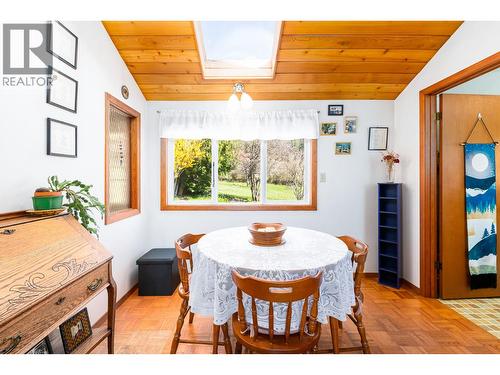 1843 Mclaren Street, Creston, BC - Indoor Photo Showing Dining Room