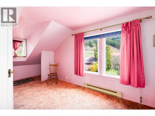 1843 Mclaren Street, Creston, BC - Indoor