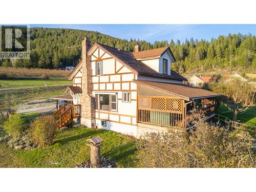 1843 Mclaren Street, Creston, BC - Outdoor With Deck Patio Veranda
