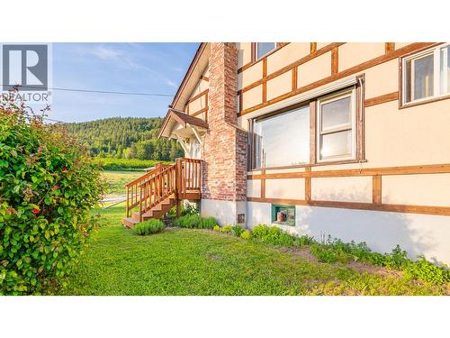 1843 Mclaren Street, Creston, BC - Outdoor