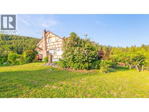 1843 Mclaren Street, Creston, BC - Outdoor