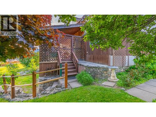1843 Mclaren Street, Creston, BC - Outdoor