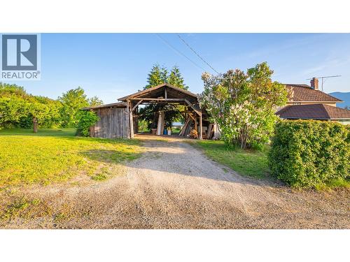 1843 Mclaren Street, Creston, BC - Outdoor