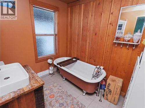 3850 Blythe-Rhone Road, Westbridge, BC - Indoor