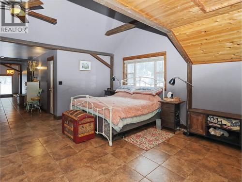 3850 Blythe-Rhone Road, Westbridge, BC - Indoor Photo Showing Bedroom