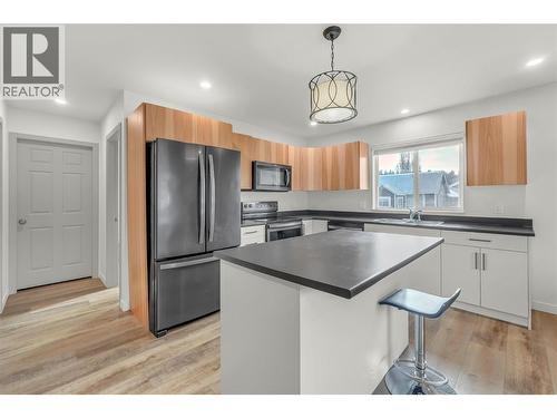 272 Burton Avenue, Princeton, BC - Indoor Photo Showing Kitchen