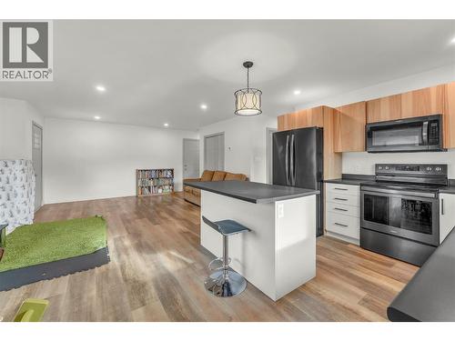 272 Burton Avenue, Princeton, BC - Indoor Photo Showing Kitchen