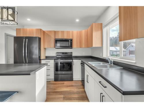 272 Burton Avenue, Princeton, BC - Indoor Photo Showing Kitchen With Double Sink