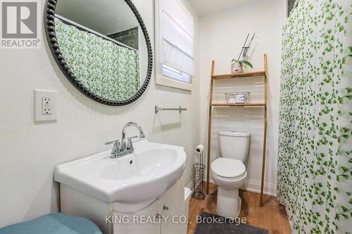 829 Athol Street, Whitby, ON - Indoor Photo Showing Bathroom