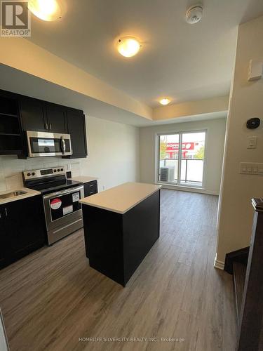 142 - 1081 Danforth Road, Toronto, ON - Indoor Photo Showing Kitchen