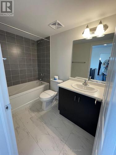 142 - 1081 Danforth Road, Toronto, ON - Indoor Photo Showing Bathroom