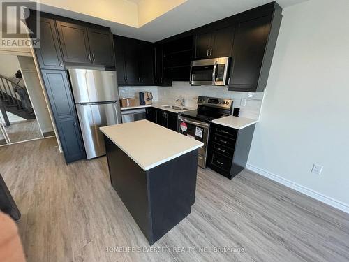 142 - 1081 Danforth Road, Toronto, ON - Indoor Photo Showing Kitchen