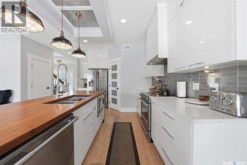 534 Bolstad Turn, Saskatoon, SK - Indoor Photo Showing Kitchen With Double Sink With Upgraded Kitchen